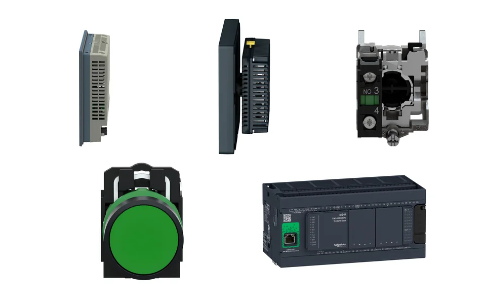 Коллаж HMI-панелей Harmony Schneider Electric на белом фоне